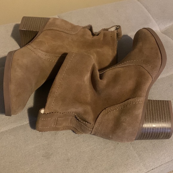 White Mountain Women's Chestnut Suede Behari Ankle Bootie Size 8.5M - Picture 12 of 12